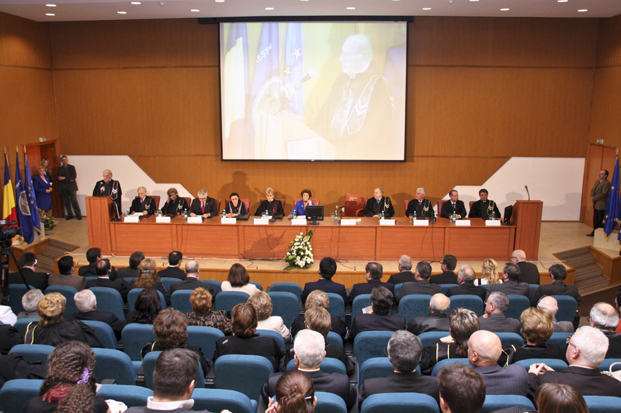 Universitatea Crestina Dimitrie Cantemir - Aula Magna