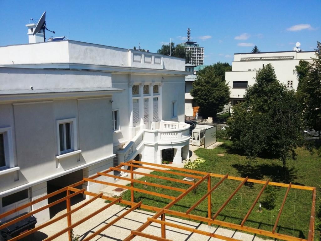 Villa Noel din Bucuresti - gradina