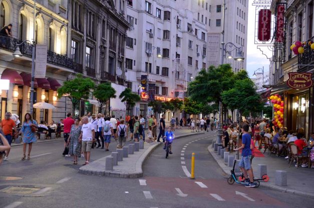 17-18 septembrie, „Străzi deschise – București, Promenadă urbană”