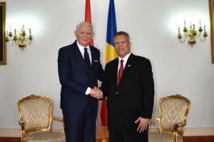 ES Ambasadorul Indoneziei in Romania, dl. Amhar Azeth si Teodor Melescanu, Ministrul Afacerilor Externe ©mae.ro